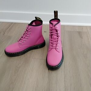 Dr. Martens Zavala Pink Boot | Women’s Size 8 | NWOT